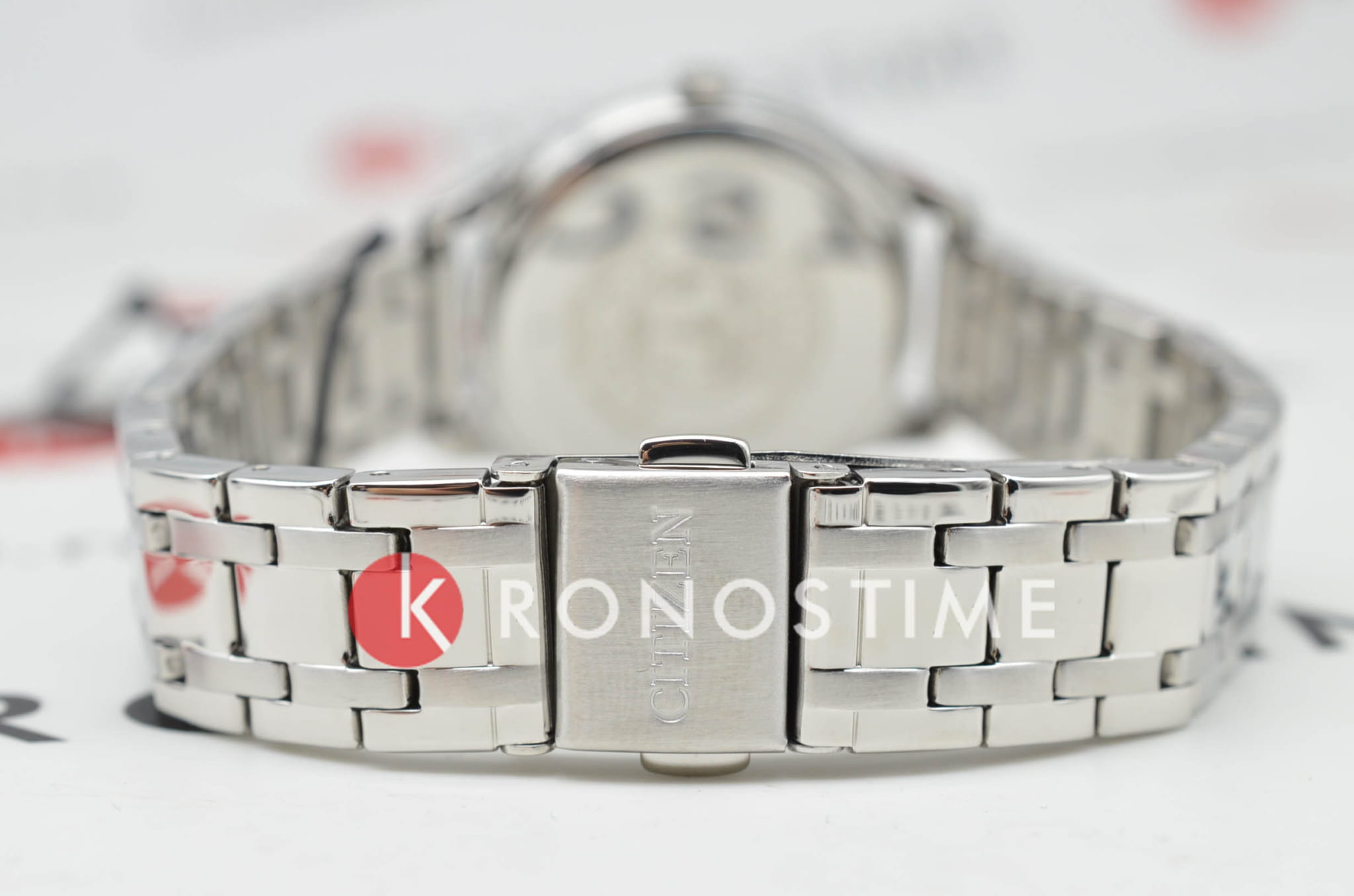 Citizen Citizen Eco-Drive EM0500-73L кварцевые женские часы часы крупный план синий циферблата