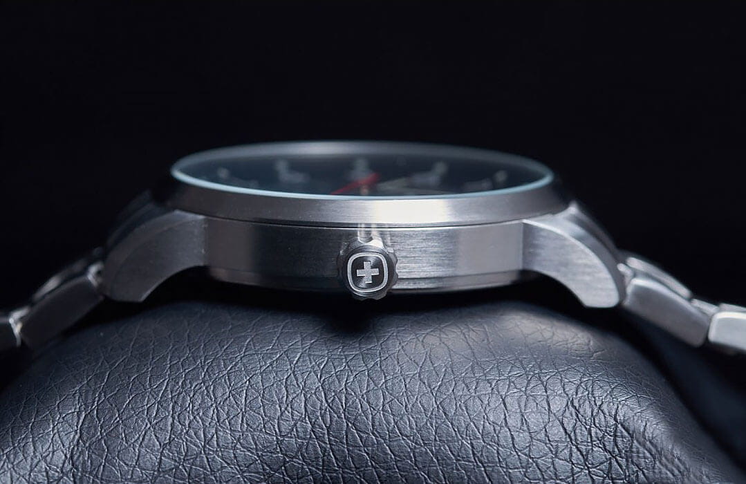 Wenger Avenue 01.1641.116,  швейцария мужские часы на браслете нержавеющая сталь боковой вид