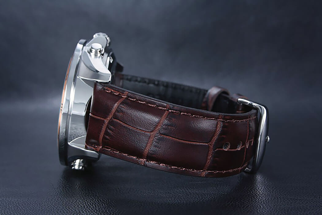 Casio EFR-547L-7A мужские часы застежка крупным планом