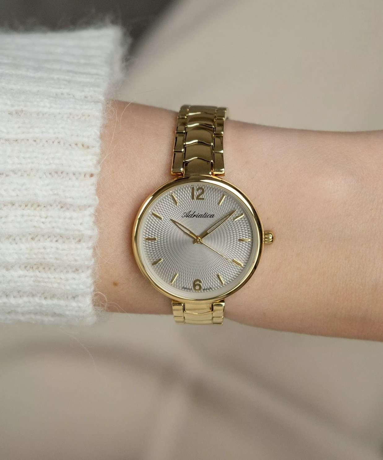 Adriatica Adriatica Essence A3790.1157Q кварцевые женские часы часы крупный план серый циферблата