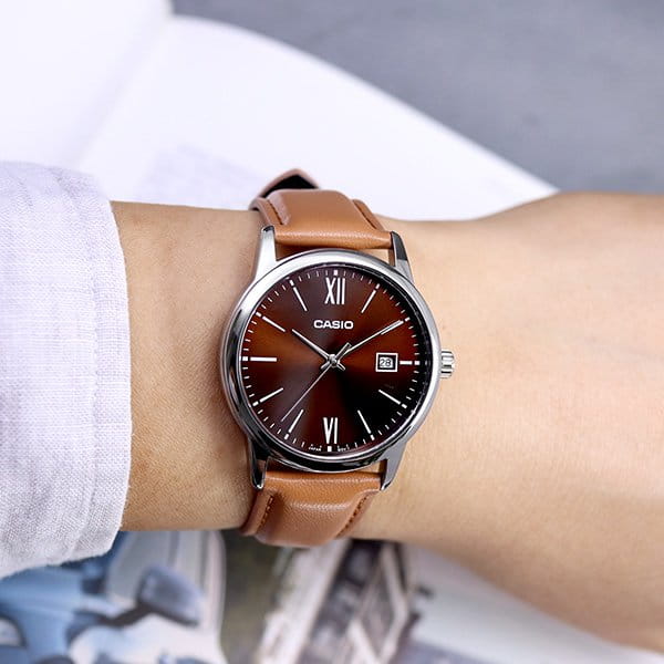 Casio Casio Collection MTP-V002L-5B3UDF (MTP-V002L-5B3) , наручные мужские часы фото под углом