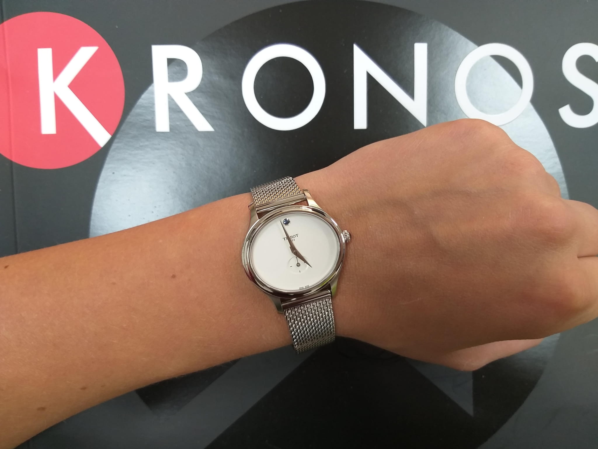 Tissot Tissot Bella Ora T103.310.11.031.00 кварцевые женские часы часы крупный план белый циферблата