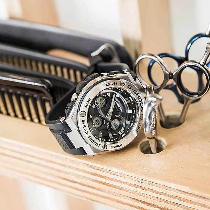 Casio Casio G-Shock GST-W110-1A — полный набор фото мужские часы япония