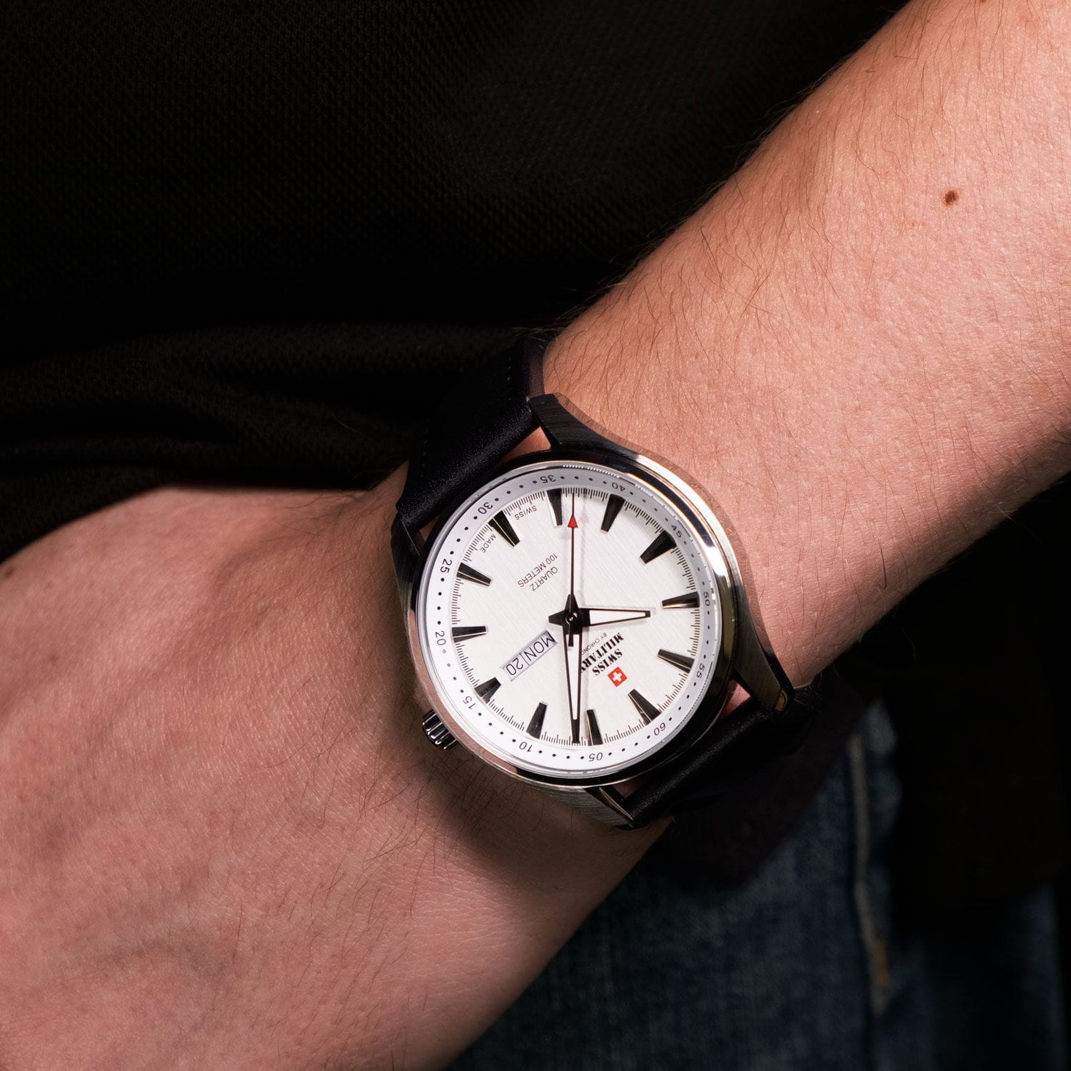 Swiss Military by Chrono Swiss Military by Chrono SM34027.06 швейцария наручные мужские часы заводная головка с логотипом Swiss Military by Chrono