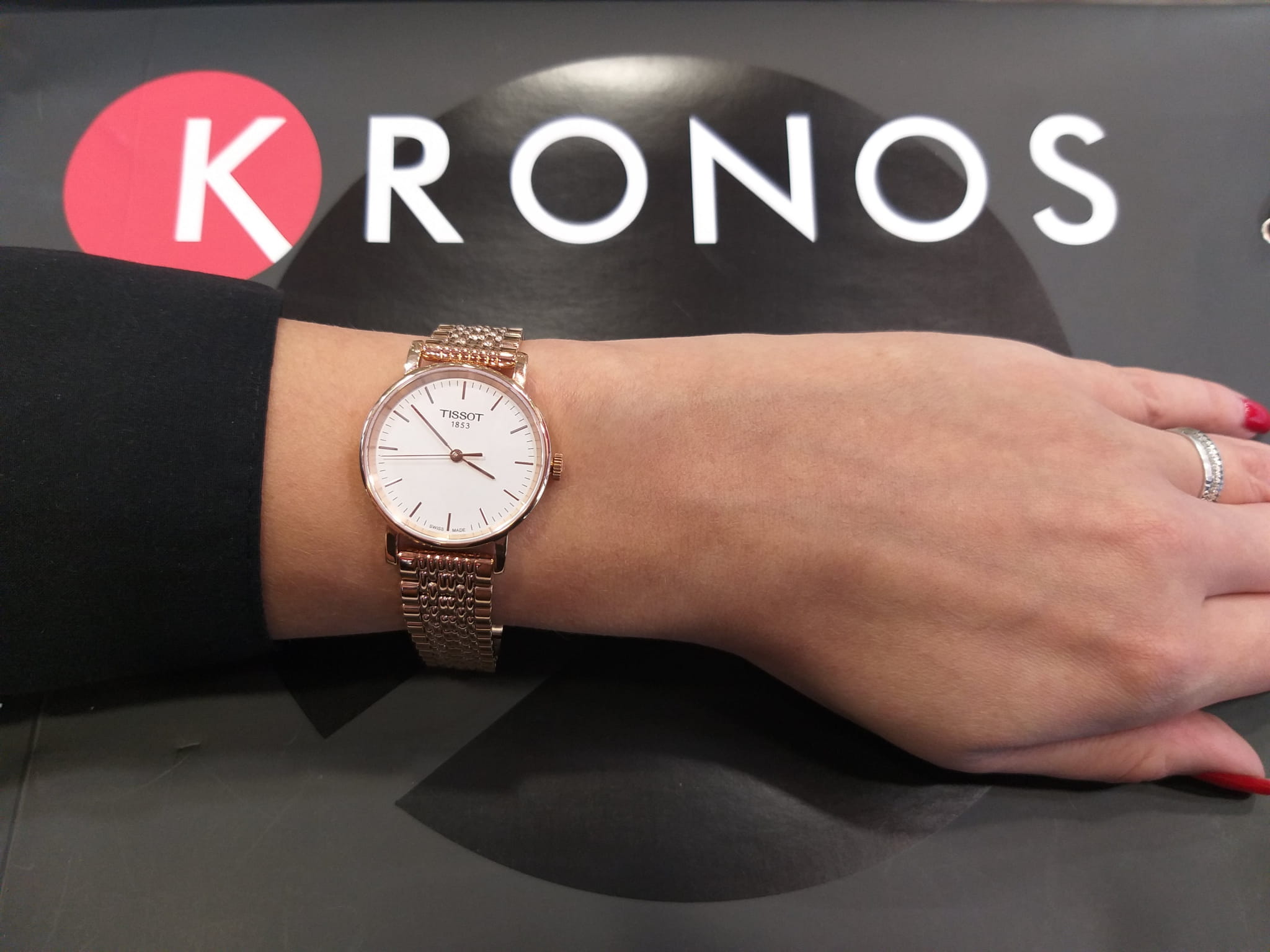 Tissot Tissot Everytime Small T109.210.33.031.00 Everytime — детали корпуса и сталь c pvd покрытием