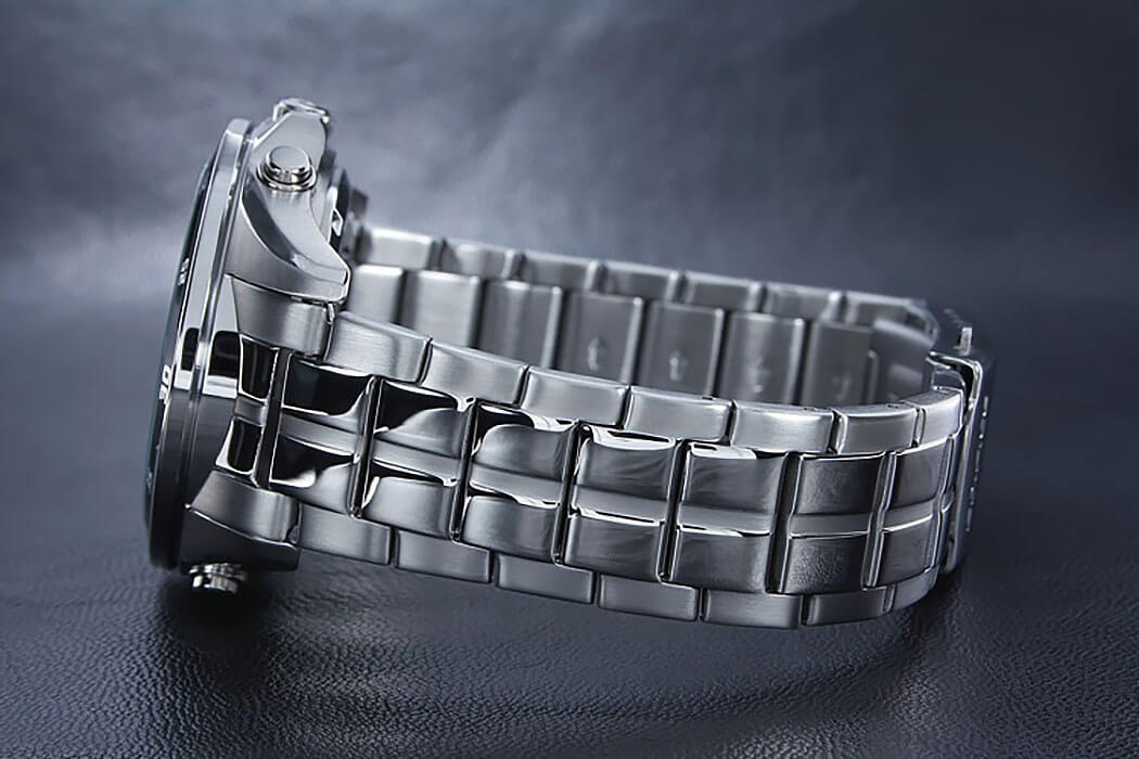 Casio EFR-547D-1AVUEF мужские часы застежка крупным планом